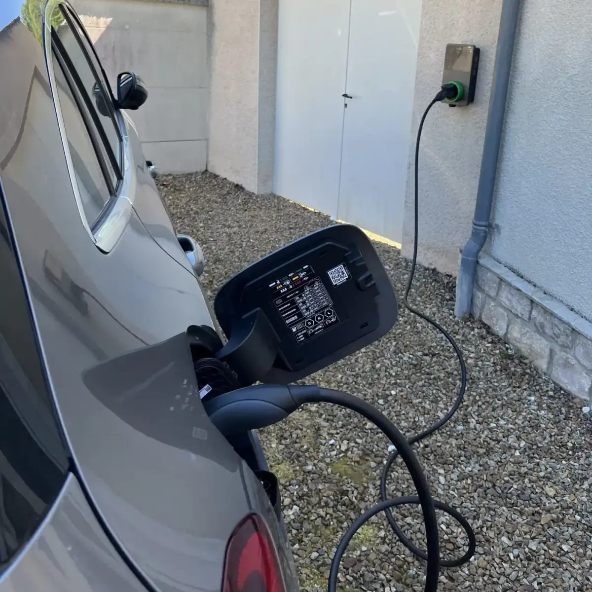 Borne de recharge IRVE à Melun Borne de recharge IRVE à Melun